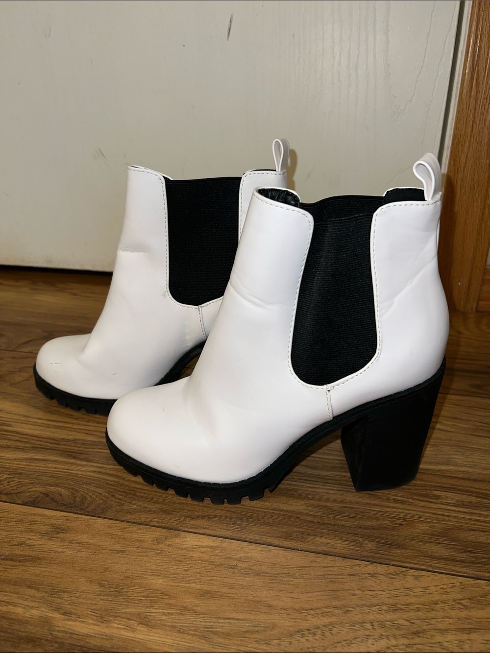 Classic White Chelsea Ankle Boots with Black Elastic Panels